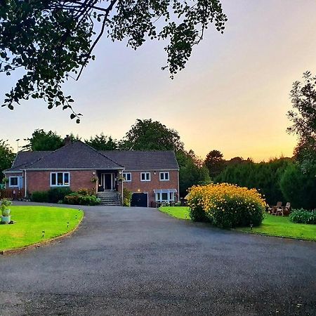 Idyllic 2 Bedroom Self-Contained Upsidedown Annexe Llandrindod Wells Exterior foto