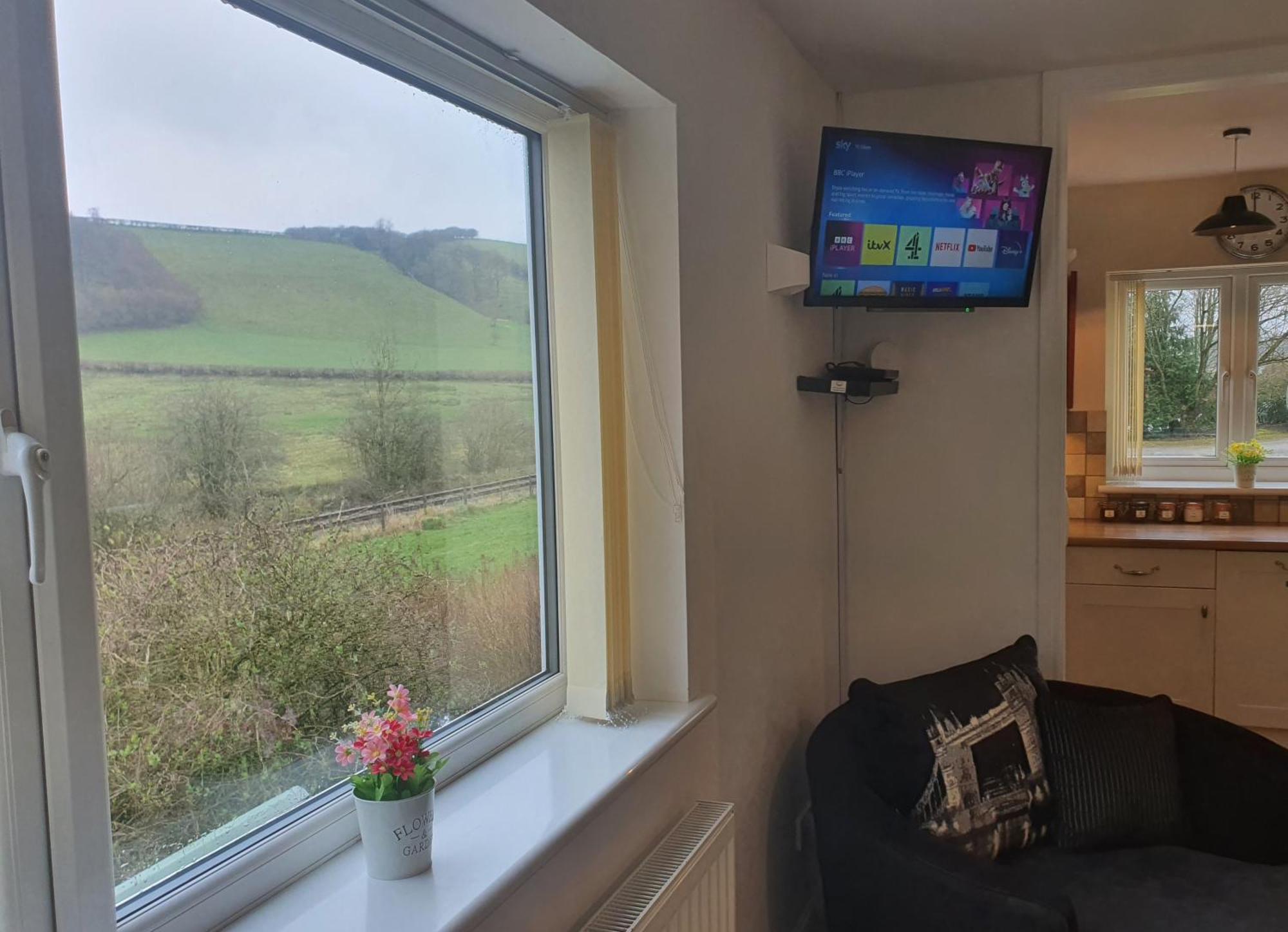 Idyllic 2 Bedroom Self-Contained Upsidedown Annexe Llandrindod Wells Exterior foto
