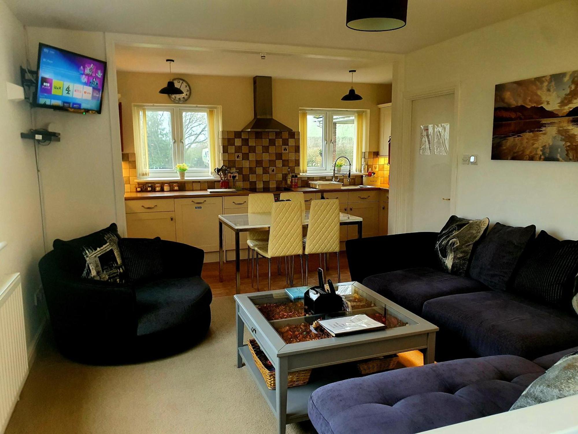 Idyllic 2 Bedroom Self-Contained Upsidedown Annexe Llandrindod Wells Exterior foto